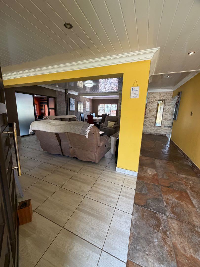 5 Bedroom Property for Sale in Elim Western Cape